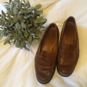 👞 Men’s saddle brown Bass penny loafers